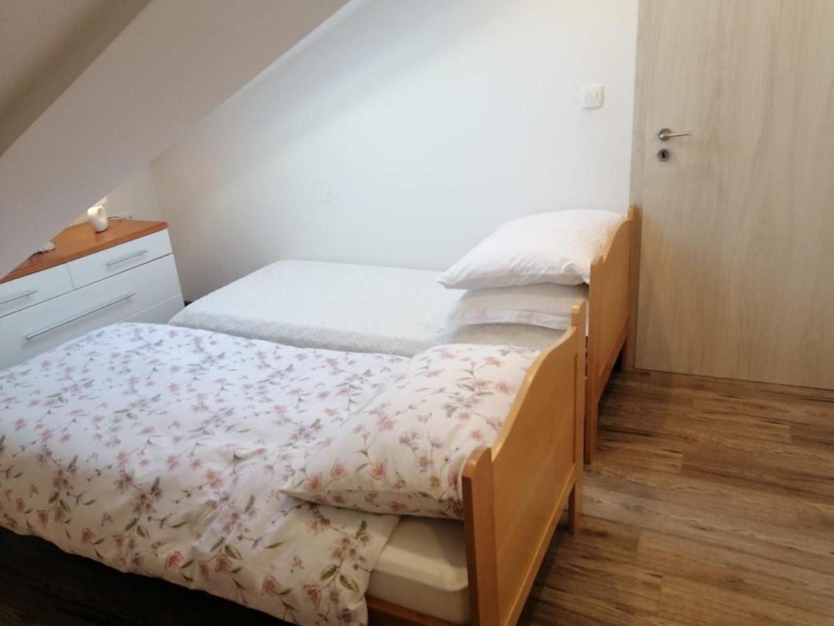 Apartman Dunatov Preko Exteriör bild