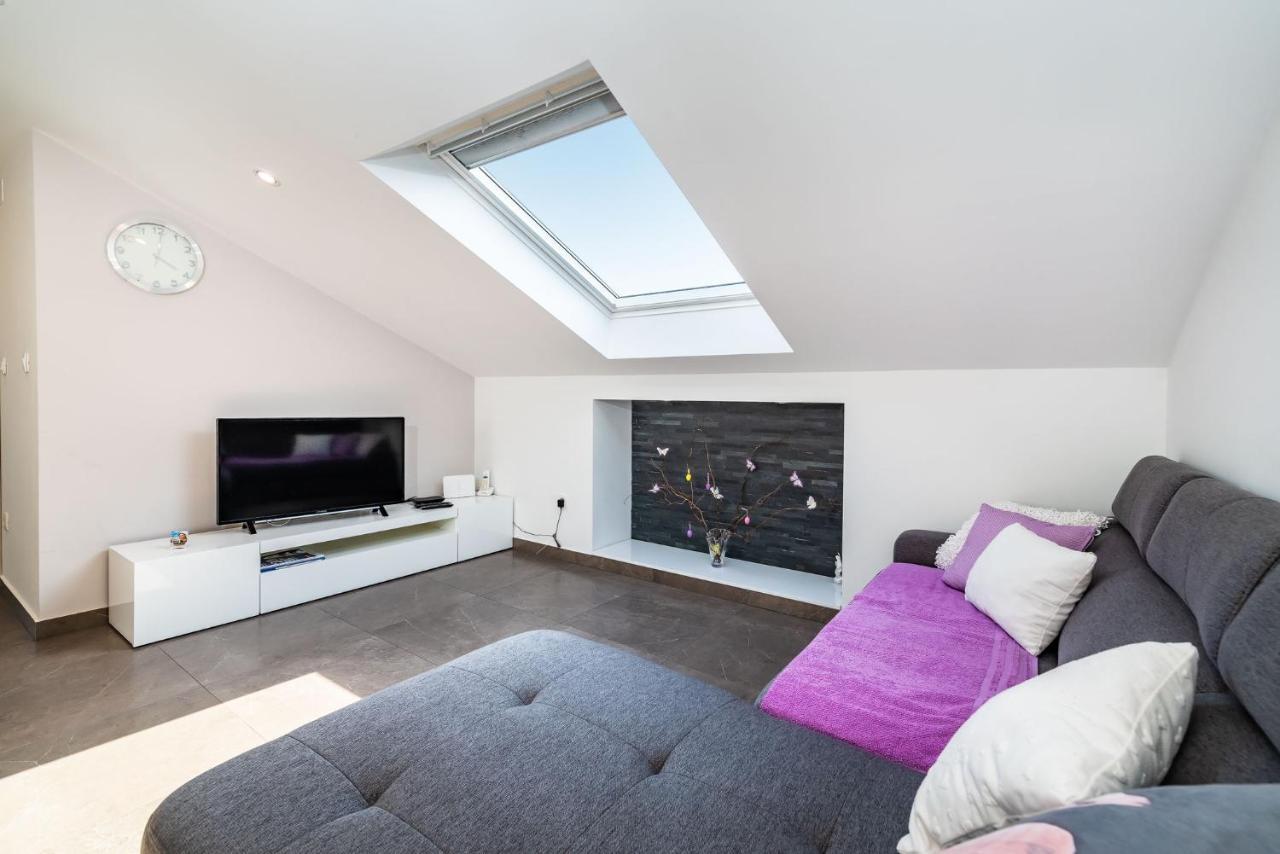 Apartman Dunatov Preko Exteriör bild