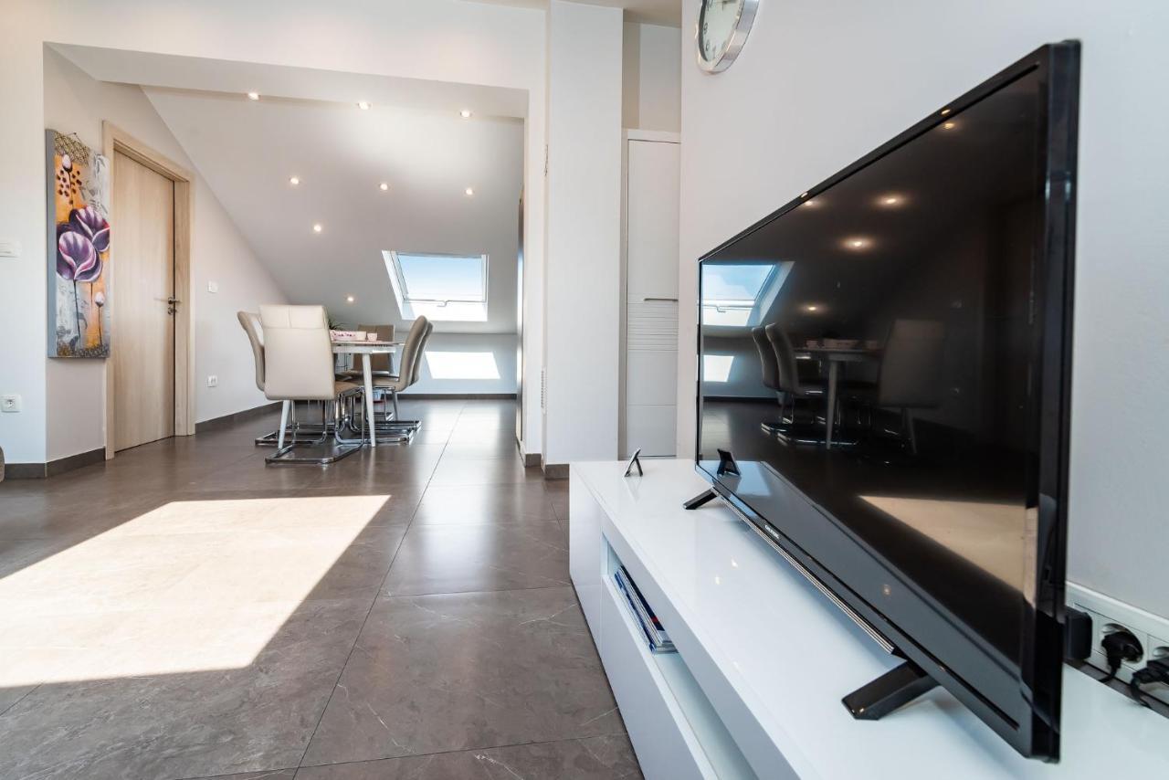 Apartman Dunatov Preko Exteriör bild