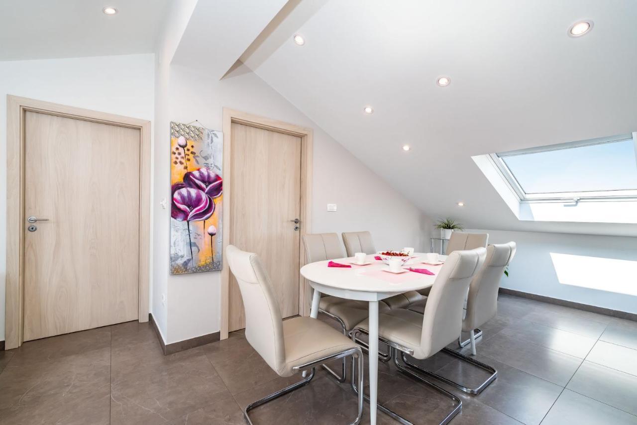 Apartman Dunatov Preko Exteriör bild
